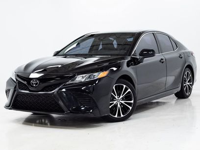 Used 2018 Toyota Camry SE w/ Moonroof Package