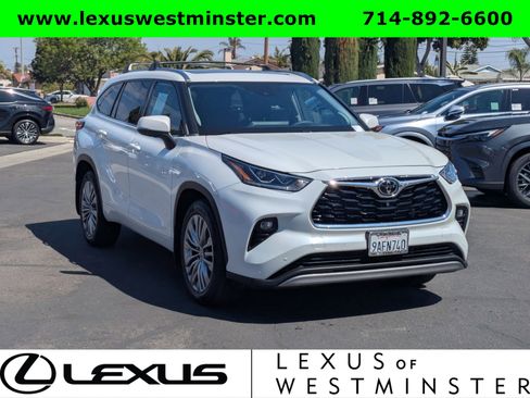 Used 2022 Toyota Highlander Platinum image 3