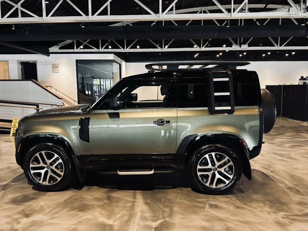 Used 2024 Land Rover Defender 90 X-Dynamic SE AWD/4WD image 2