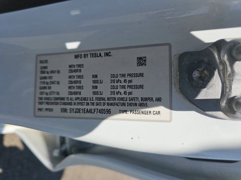 Used 2020 Tesla Model 3 Standard Range Plus RWD image 36