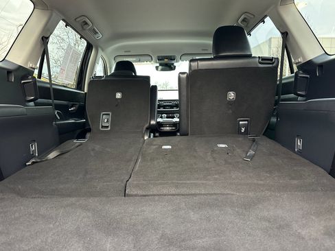 Used 2025 Toyota Grand Highlander AWD image 16