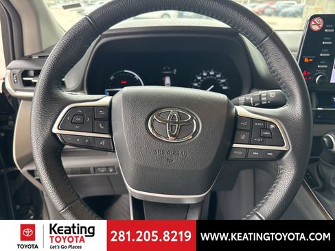 Certified 2024 Toyota Sienna XLE image 18