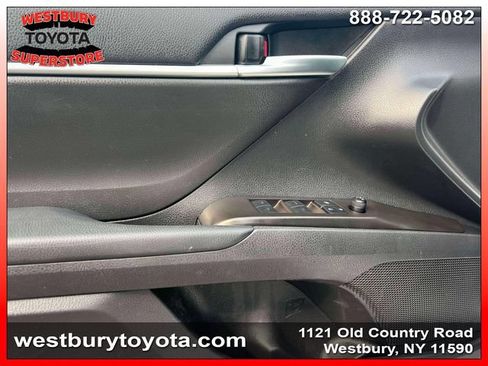 Used 2022 Toyota Camry SE w/ Cold Weather Package FWD image 18