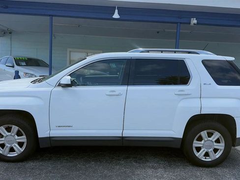 Used 2016 GMC Terrain SLE FWD image 2
