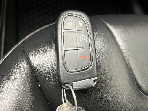 Used 2019 Jeep Cherokee Latitude Plus w/ Cold Weather Group image 26