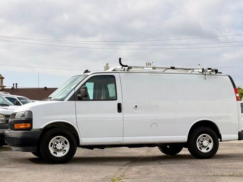 Used 2018 Chevrolet Express 2500 w/ Driver Convenience Package RWD image 1