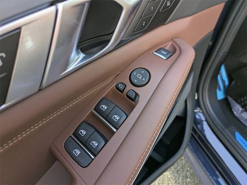 New 2026 BMW X5 M60i w/ Climate Comfort Package image 12