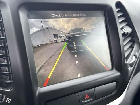 Used 2017 Jeep Cherokee Limited w/ Trailer Tow Group image 24