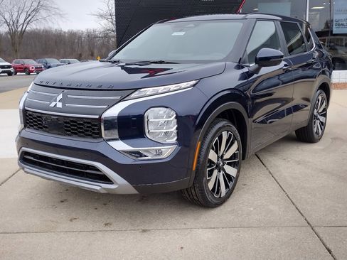 New 2026 Mitsubishi Outlander SE image 1