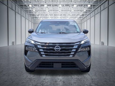 Used 2024 Nissan Rogue S FWD image 2