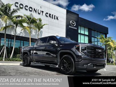 Used 2022 GMC Sierra 1500 Elevation w/ Elevation Premium Package