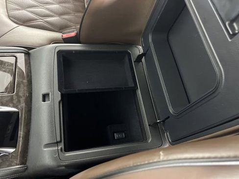 Used 2024 Nissan Armada Platinum w/ Captain's Chairs Package RWD image 29