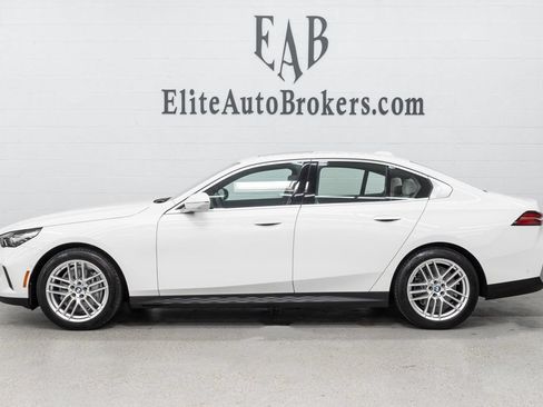 Used 2025 BMW 540i xDrive AWD/4WD image 2