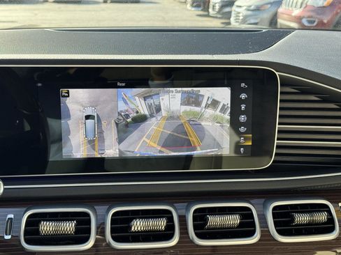 Used 2021 Mercedes-Benz GLS 450 4MATIC image 31