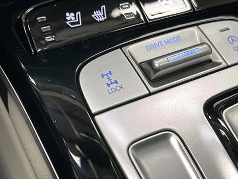 Used 2024 Hyundai Tucson Limited image 19