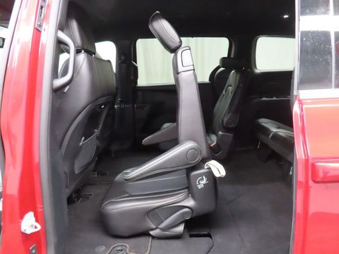 Used 2025 Chrysler Pacifica Select FWD image 48