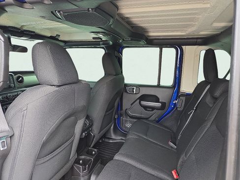 Used 2018 Jeep Wrangler Unlimited Sport S AWD/4WD image 10