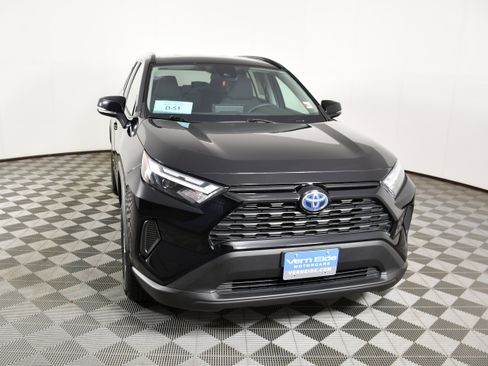 Used 2024 Toyota RAV4 LE AWD/4WD image 3