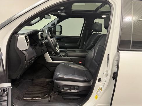 Used 2023 Toyota Sequoia Platinum AWD/4WD image 5