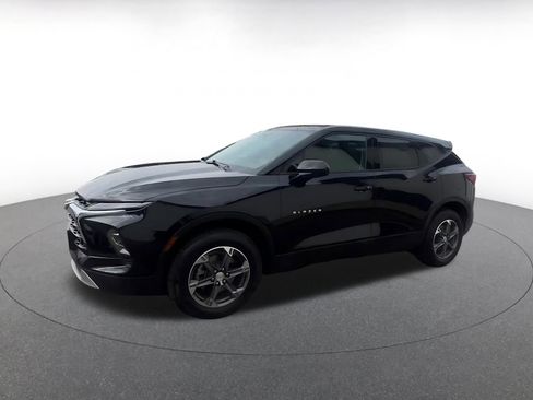 Used 2025 Chevrolet Blazer LT FWD image 8