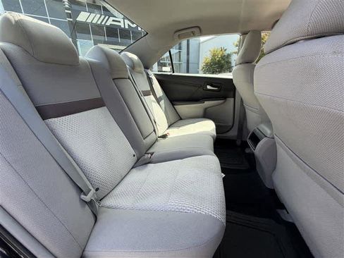 Used 2012 Toyota Camry LE FWD image 7