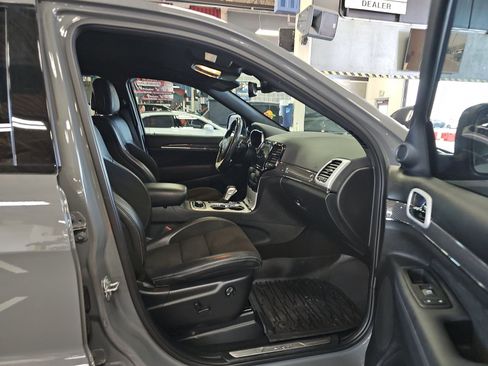 Used 2019 Jeep Grand Cherokee SRT AWD/4WD image 15