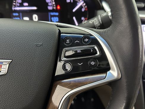 Used 2019 Cadillac XTS Luxury image 21