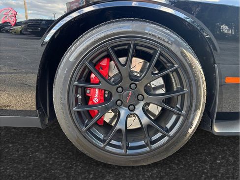 Used 2015 Dodge Challenger SRT Hellcat image 12