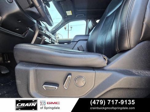 Used 2019 Ford Expedition XLT w/ Equipment Group 202A AWD/4WD image 11