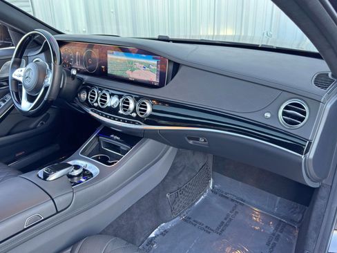 Used 2018 Mercedes-Benz S 560 Sedan w/ AMG Line Exterior image 14