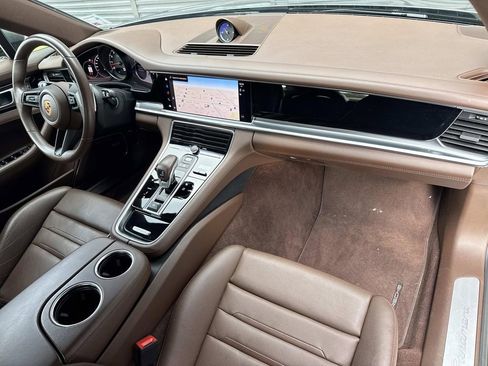 Used 2023 Porsche Panamera image 18