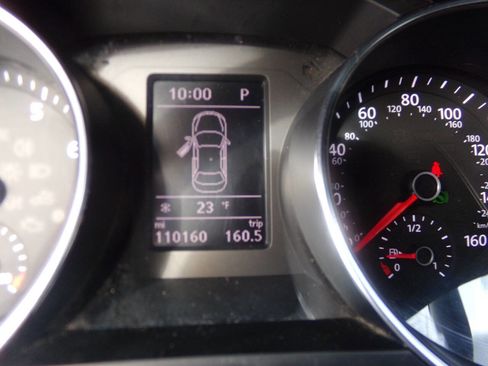 Used 2016 Volkswagen Jetta Sport w/ Lighting Package image 25