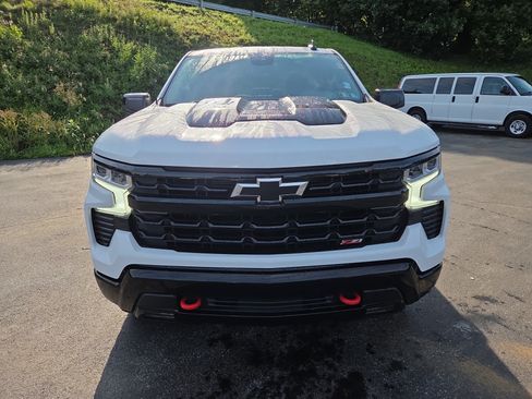 Used 2024 Chevrolet Silverado 1500 LT Trail Boss AWD/4WD image 9