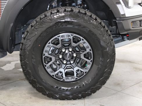 Used 2025 Ford F150 Raptor w/ Equipment Group 803A Raptor R AWD/4WD image 14
