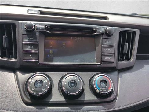 Used 2016 Toyota RAV4 LE FWD image 13