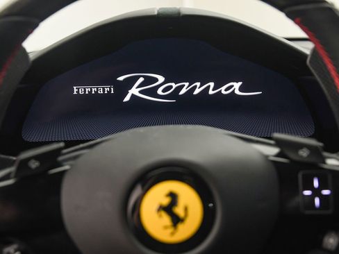 Used 2023 Ferrari Roma Nero Daytona image 40