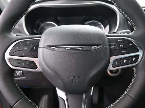 New 2027 Chrysler Pacifica Select FWD image 21