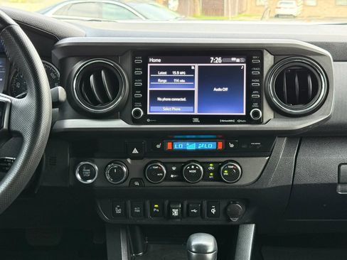 Used 2020 Toyota Tacoma TRD Off-Road w/ TRD Premium Off Road Package AWD/4WD image 22