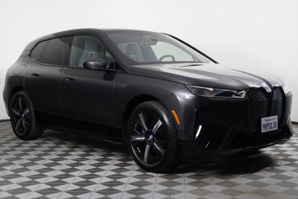 Certified 2024 BMW iX xDrive50 w/ Premium Package AWD/4WD image 3