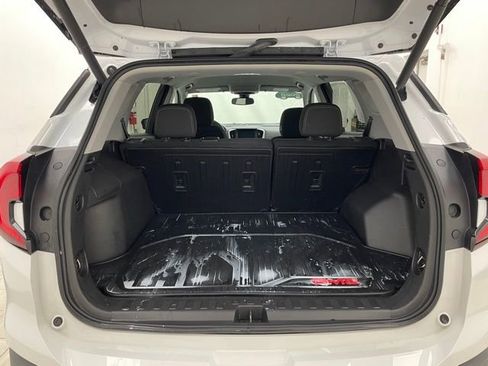 Certified 2022 GMC Terrain SLE w/ Driver Convenience Package image 12