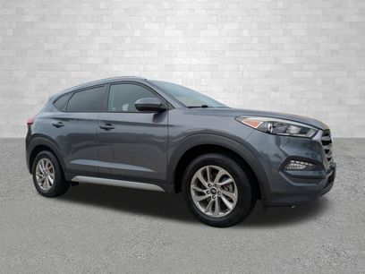 Used 2017 Hyundai Tucson SE w/ SE Popular Package 02