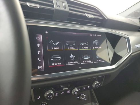 Used 2024 Audi Q3 2.0T Premium Plus w/ Premium Plus Package image 29