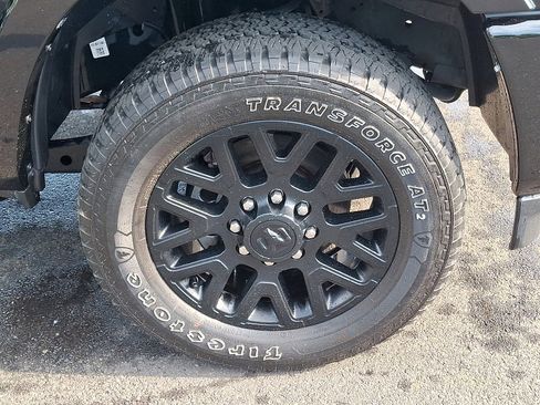 Used 2025 RAM 2500 Limited AWD/4WD image 8