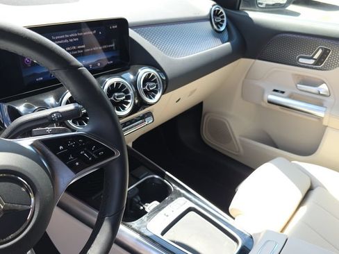 Certified 2025 Mercedes-Benz GLA 250 image 21