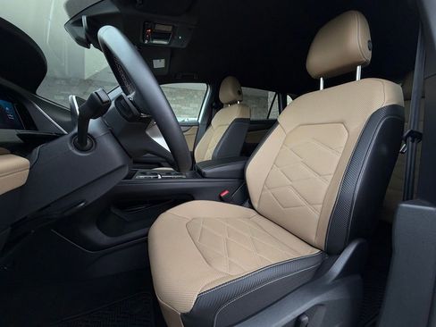 Used 2024 Volkswagen Atlas Cross Sport SE image 4