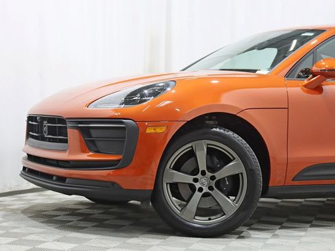 Used 2025 Porsche Macan AWD/4WD image 2