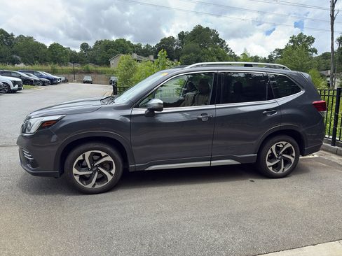 Used 2023 Subaru Forester Touring AWD/4WD image 5