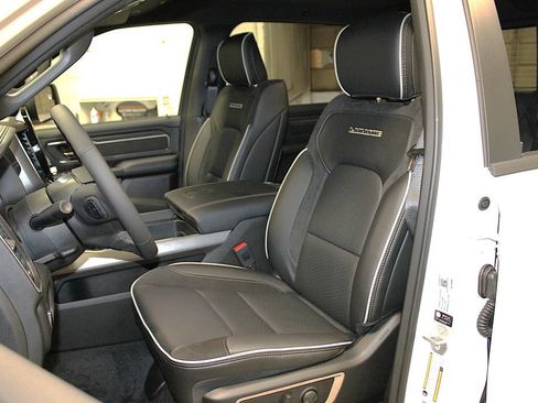 New 2026 RAM 1500 Laramie AWD/4WD image 29