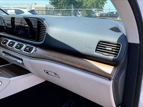 Used 2025 Mercedes-Benz GLE 350 4MATIC image 19