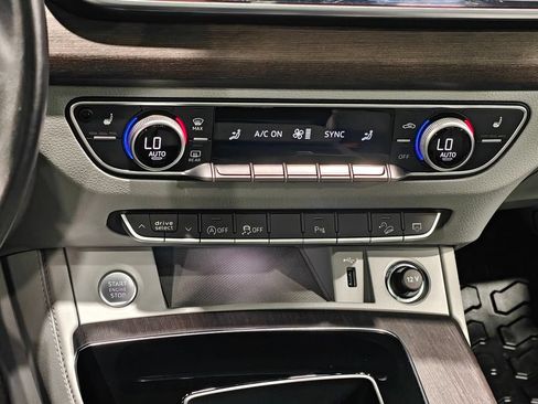 Used 2022 Audi Q5 2.0T Premium Plus w/ Premium Plus Package AWD/4WD image 8
